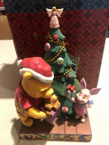 Jim Shore Disney Winnie the Pooh A Christmas Gift of Friendship 