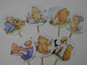 Pooh theme, Birthday cupcake toppers